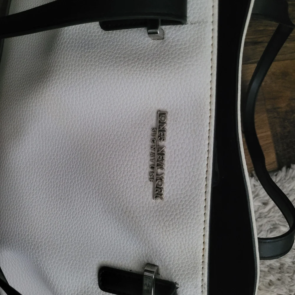 Jones New York Signature Black and White Tote Bag - Picture 6 of 6